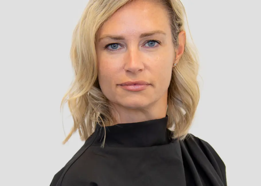 Leanne Russell 