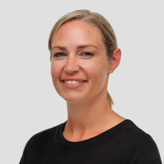 Leanne Russell 